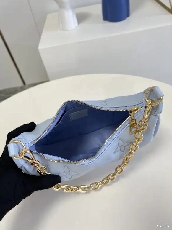 LOUIS OVER VUITTON MOON THE 0506